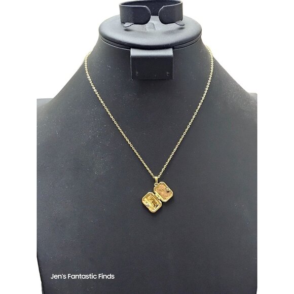 Gold Greenwich‎ Locket Necklace With Chain New - Picture 10 of 11